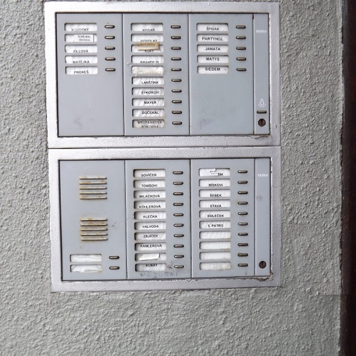 Náměstí Hrdinů domácí telefony 2-BUS